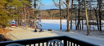 The Bungalow at Eagleville Lake 
Under 3 miles to UCONN! 