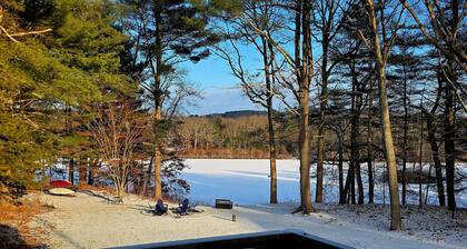 The Bungalow at Eagleville Lake
Under 3 miles to UCONN!