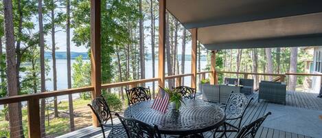 تناول الطعام بالخارج