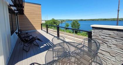 Boardman Ridge Penthouse Close to Town