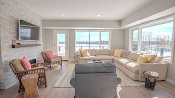 TV, fireplace, offices