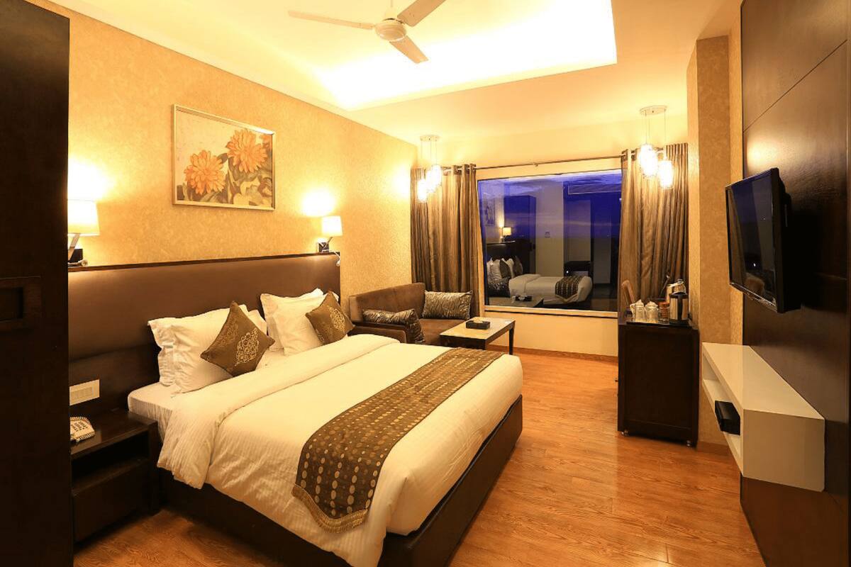 Premium bedding, rollaway beds, free WiFi, bed sheets