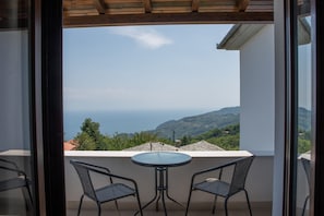 Superior Studio Suite | Terrace/patio - Aelia Mount Suites (Zagora-Mouresi)