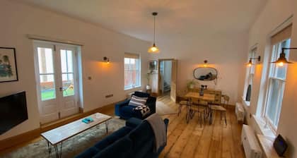 Spacious Norwich Lanes Apartment with Roof Terrace