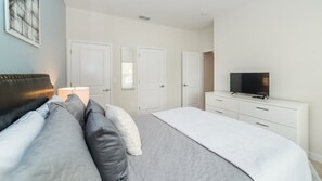 4 多间卧室、熨斗/熨衣板、WiFi、床单