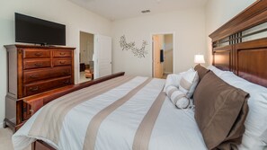 5 soverom, strykejern/-brett, wi-fi og sengetøy