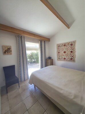 2 chambres, fer et planche à repasser, lit parapluie, Wi-Fi gratuit