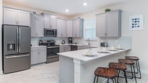 Fridge, microwave, oven, stovetop - Last Minute Disney Getaway! Private Pool, Hot Tub & Game Room. Book Now! #40098 (Orlando)