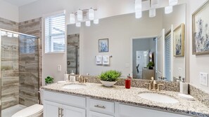 Hair dryer, towels - Last Minute Disney! Private Pool, Hot Tub, Game Room & Themed Bedrooms. Book Now! #54781 (Orlando)