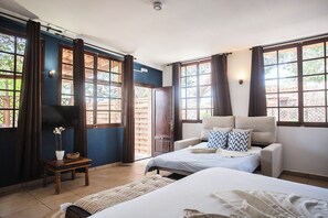 스탠다드 쿼드룸 | 각각 다른 스타일의 인테리어, 각각 다르게 가구 비치, 무료 WiFi, 침대 시트