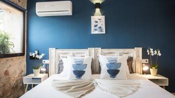 Standard Quadruple Room | Individually decorated, individually furnished, free WiFi, bed sheets