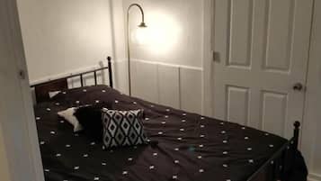 Comfort Apartment | Individually furnished, iron/ironing board, free WiFi, bed sheets