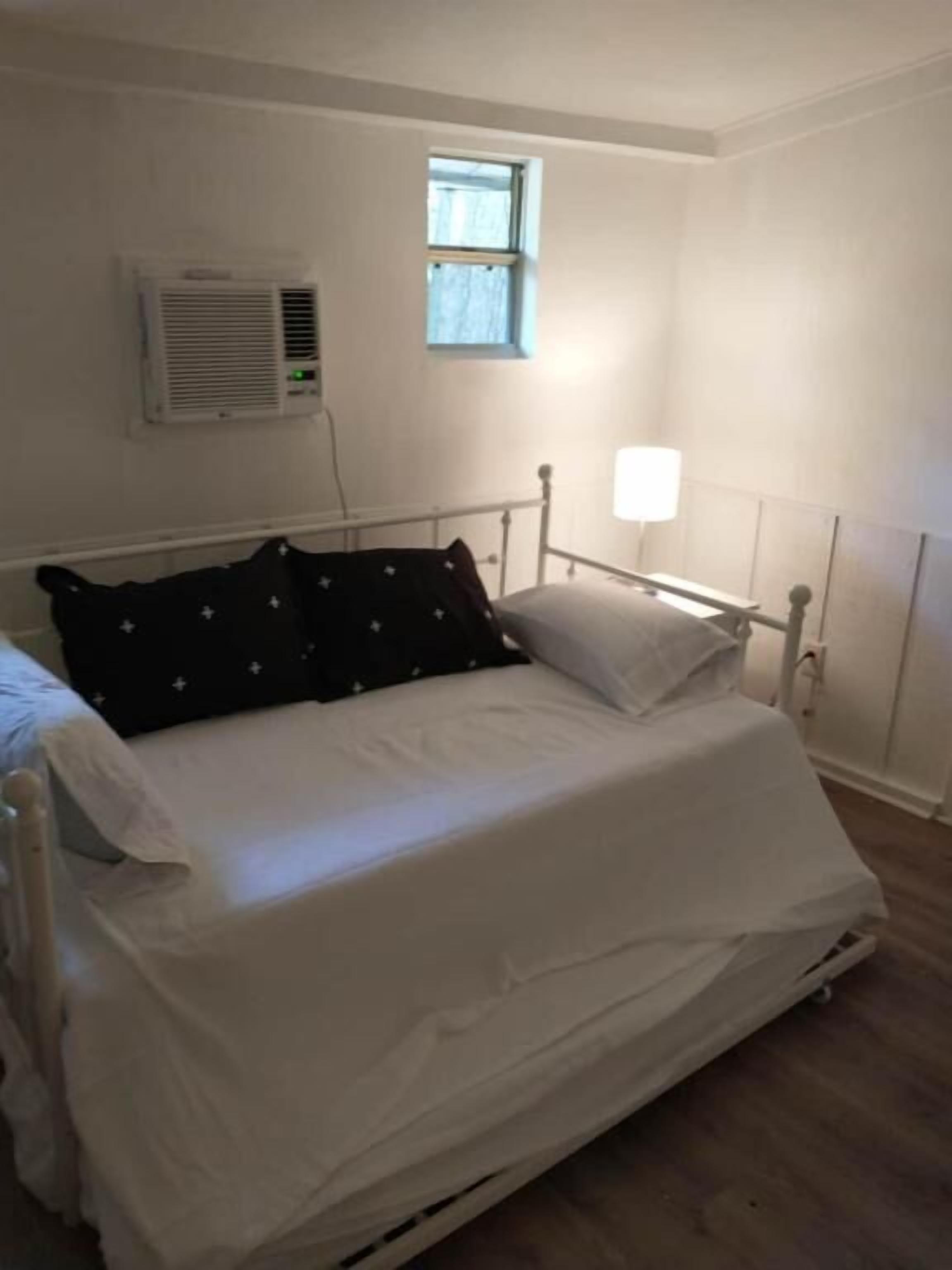 Comfort Apartment | Individually furnished, iron/ironing board, free WiFi, bed sheets