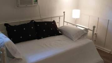 Comfort Apartment | Individually furnished, iron/ironing board, free WiFi, bed sheets