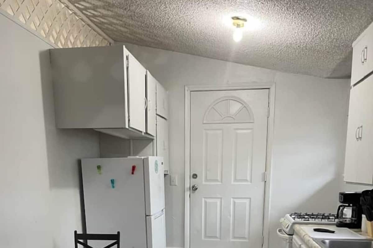 Apartamento conforto | Cozinha privada | Geladeira grande, fogão, cooktop, cafeteira/chaleira