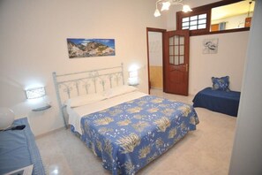 2 slaapkamers, een strijkplank/strijkijzer, wifi, beddengoed