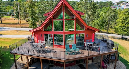Cedar Cove -Private Lake Front + Hot Tub -5 min to Branson Strip -Dogs ok w/fee!