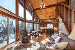 Smart TV, chimenea, reproductor de DVD