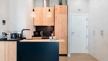 Refrigerador, microondas, horno, lavavajillas