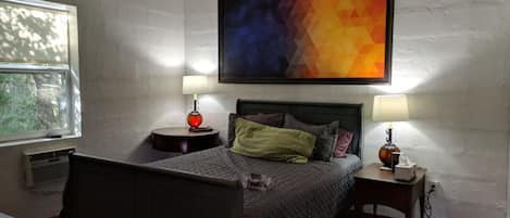 1 habitación, tabla de planchar con plancha, wifi y ropa de cama