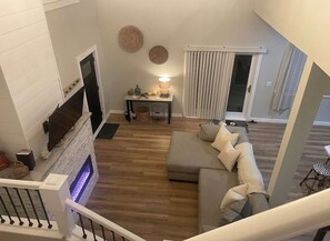 スマートテレビ、テレビゲーム、テーブルサッカー台