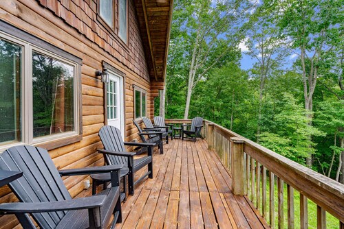 Updated Chalet w/Hot Tub, Fire Pit, Deck, & WiFi
