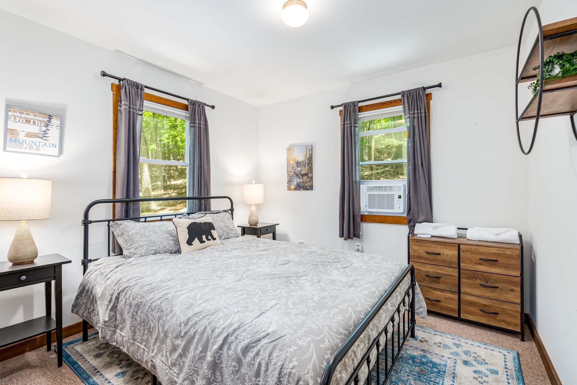 2 bedrooms, iron/ironing board, WiFi, bed sheets