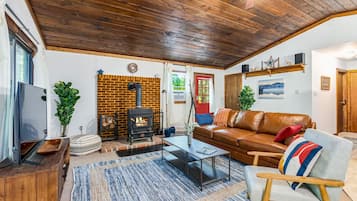 TV, fireplace, offices