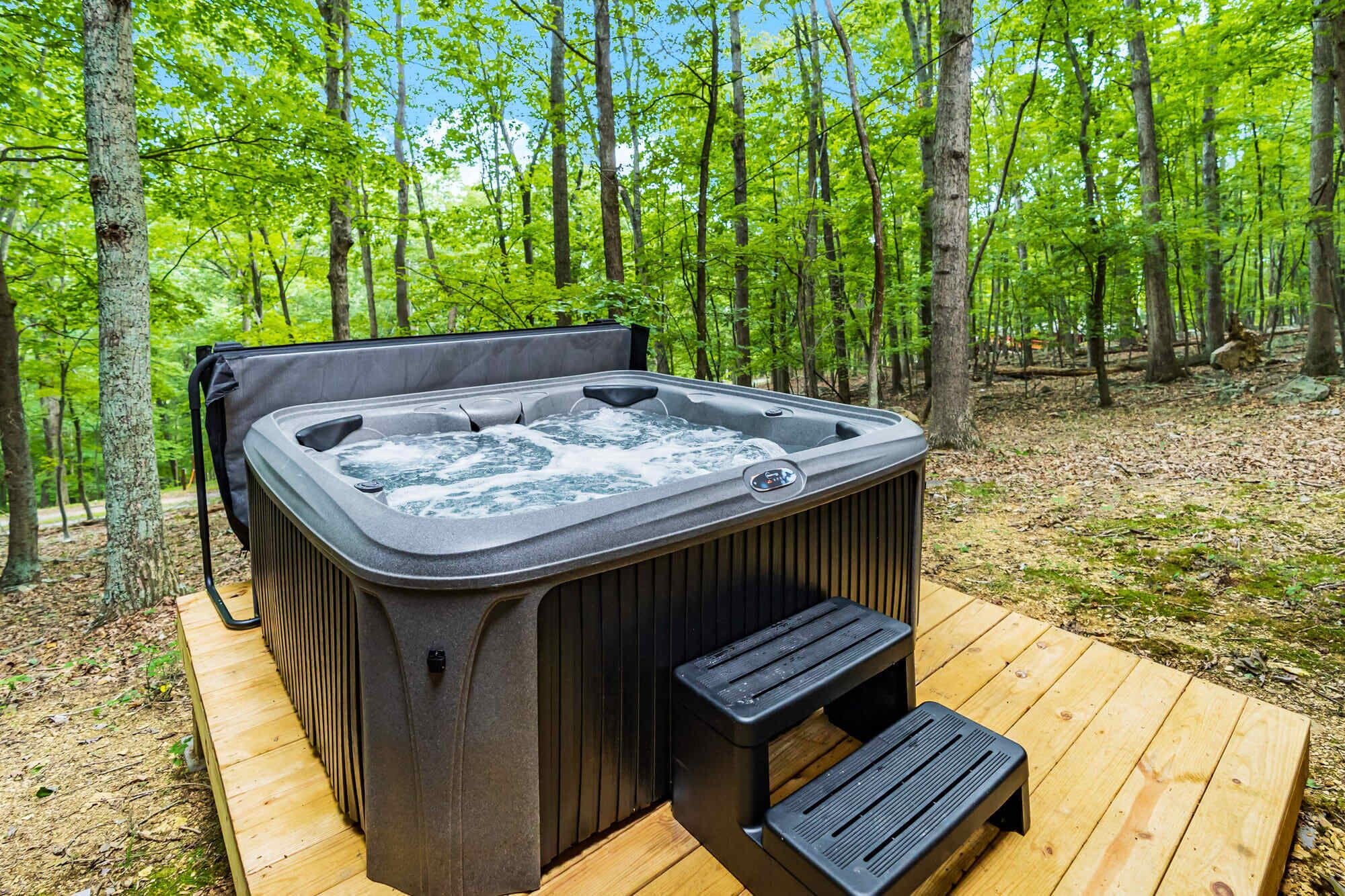 Outdoor spa tub