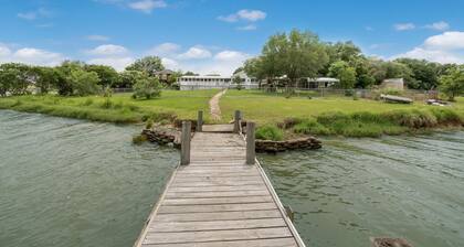 Lakefront Property with a pool & hot tub!