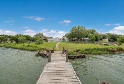 Lakefront Property with a pool & hot tub!