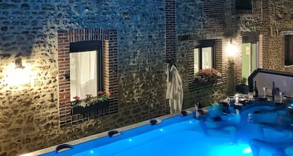 MalishouseHOME&SPA The calm of the Normandy countryside, the sweetness of a Swimming Spa