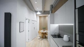 Fridge, microwave, oven, coffee/tea maker