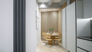 Unclassified image, 4 of 46, button