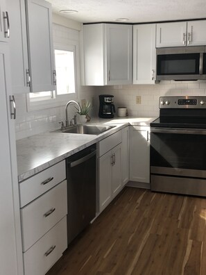 Fridge, microwave, oven, stovetop - Oneida Lake House in Quiet Neighborhood (Bridgeport)