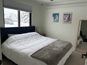 2 bedrooms, desk, iron/ironing board, travel cot