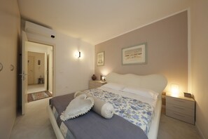 3 chambres, fer et planche à repasser, Wi-Fi gratuit, draps fournis