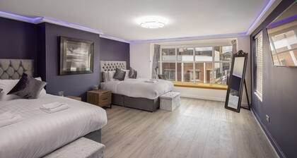 Town View Apartment by Sasco
