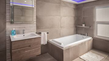 Luxury Apartment, Private Bathroom (Town View Apartment) | Bathroom