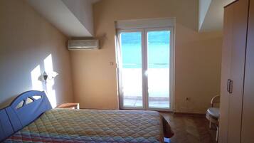 2 chambres, fer et planche à repasser, Wi-Fi gratuit, draps fournis