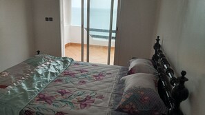 3 bedrooms - Villa espagnole à 3 min de la plage (Aouchtame Bni Said)