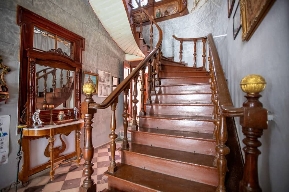 Ayvalık Bonjour Pansiyon