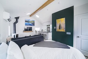 1 chambre, fer et planche à repasser, Wi-Fi gratuit, draps fournis