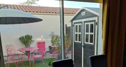 Elegant terraced house 10 minutes from the beaches