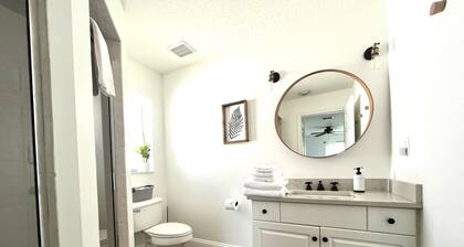 Family-friendly home near Downtown, Stadium, & Beaches.