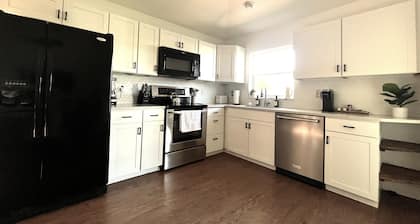 Family-friendly home near Downtown, Stadium, & Beaches.