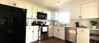 Family-friendly home near Downtown, Stadium, & Beaches.