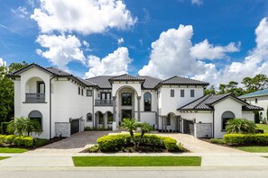 Exterior - The One at Reunion, Arcades, 200″ Theater, Gym & Sunny South-Facing Private Pool (Kissimmee)