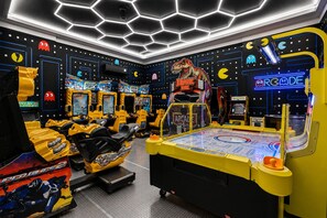 Game room - The One at Reunion | Luxe 12BR Mansion w/ Private Pool, Theater, Gym, and Arcade Near Disney (Kissimmee)
