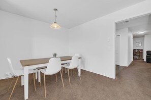 تناول الطعام